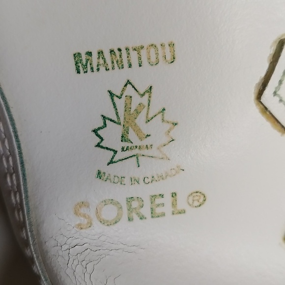 Sorel Kids Cream Boots with Fur Lining Size 8 - Picture 6 of 11